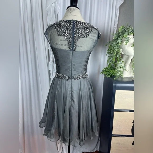Jovani Gray Short Formal Dress With Jewels Around Waist & Neck, Size 4 NWT